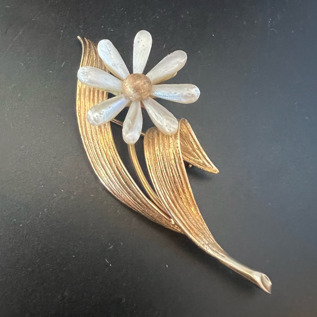 14k Gold Mother Of Pearl Brooch